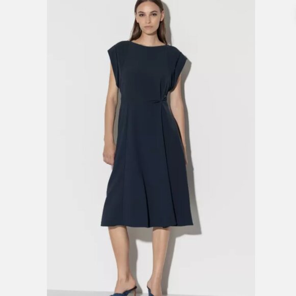 LUISA CERANO Women's Dress Sleeveless Navy Size 8/38 NWT